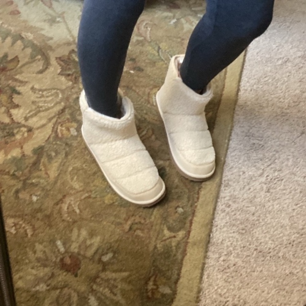 NWOT!  Old Navy Sherpa Boots.